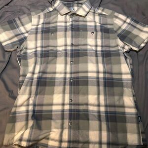 Kuhl Shirt Men’s Small Plaid Short Sleeve Hiking Button Up